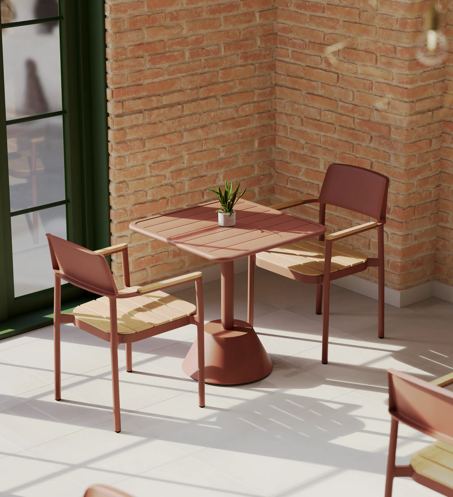 Nova Table — 70×70 cm