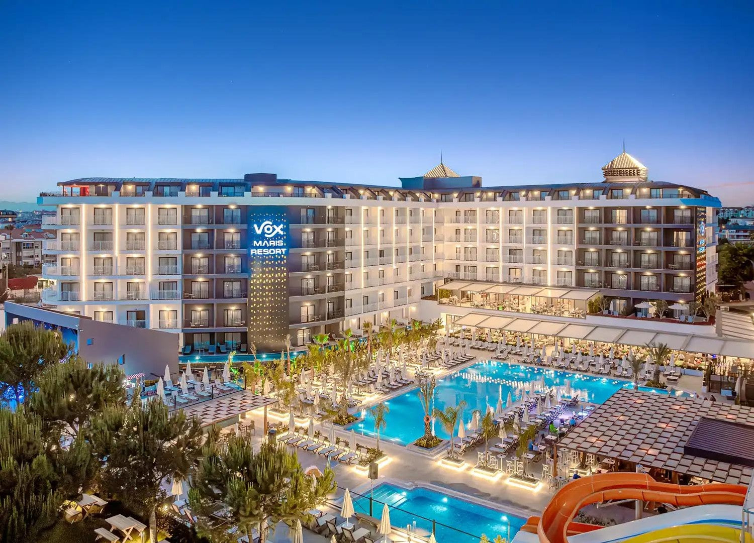 Vox Maris Resort — pool & dining decks